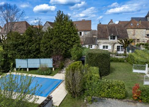 EXCLUSIVITE - Secteur GOURDON - Agréable Maison en pierre avec piscine, garage et parking