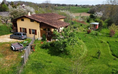 Near Excideuil, artist's house with beautiful view set in 4000m² of land